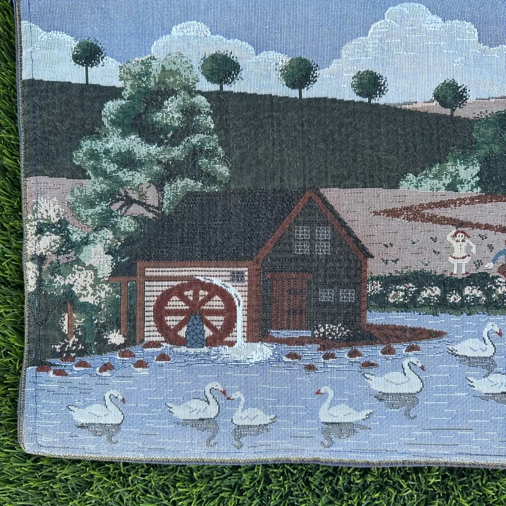 Counrtyside Table Runner Horse Swan Farm 12” x‎ 37”